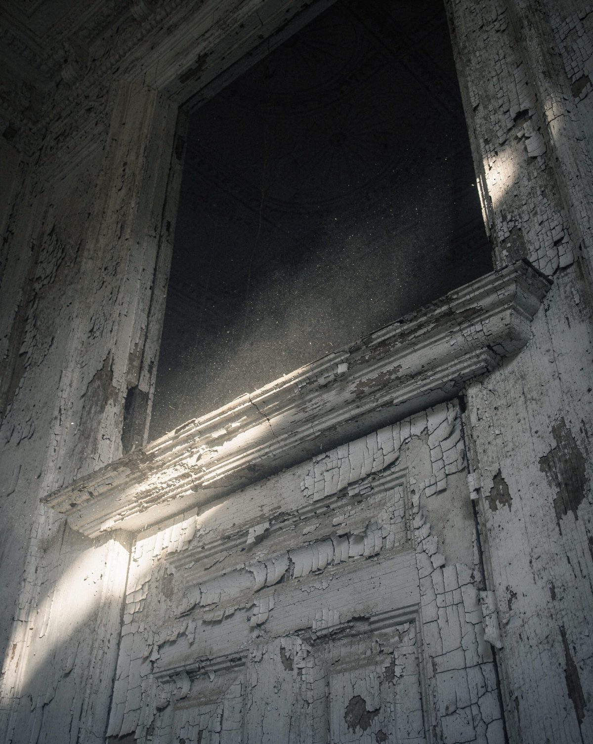 5 Haunting Abandoned Places Reclaimed by Silence
